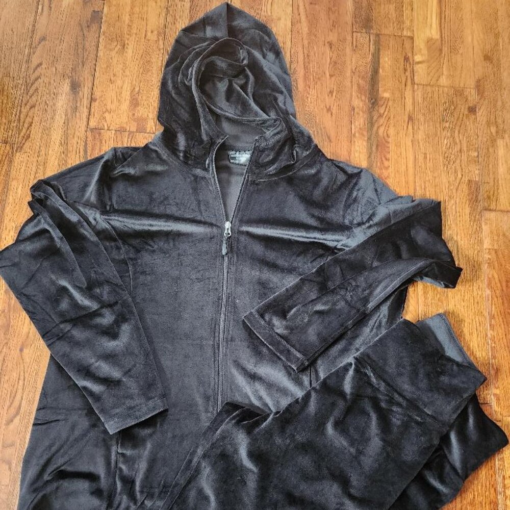 Women's Black Velour 32 Degree Heat Jogging Suit-XXL